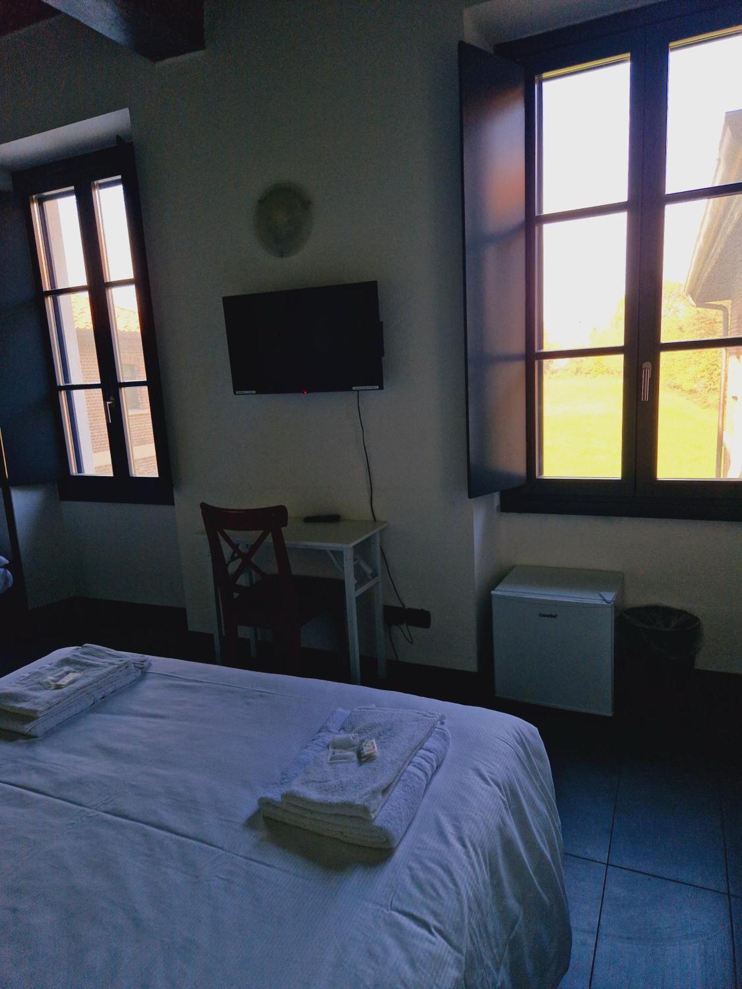B&B E Ostello, Parco Di Monza, Cascina Costa Alta מראה חיצוני תמונה